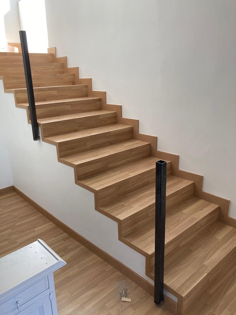 ESCALERA EN LAMINADO EN ZARAGOZA