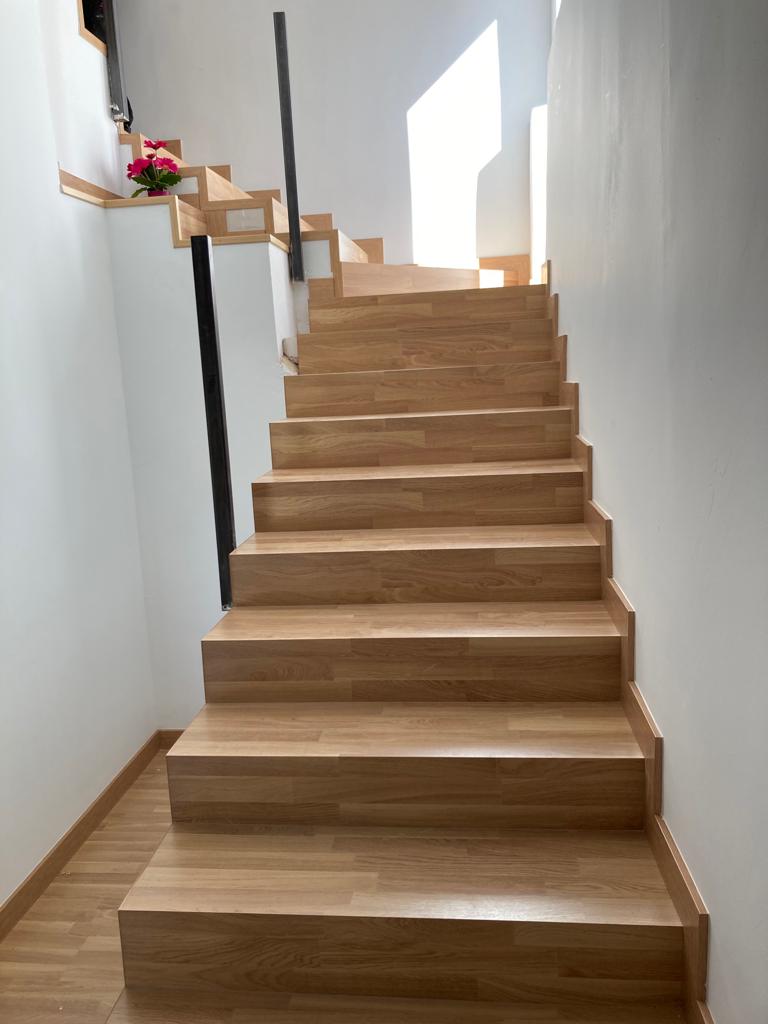 INSTALACIÓN ESCALERA LAMINADO ZARAGOZA