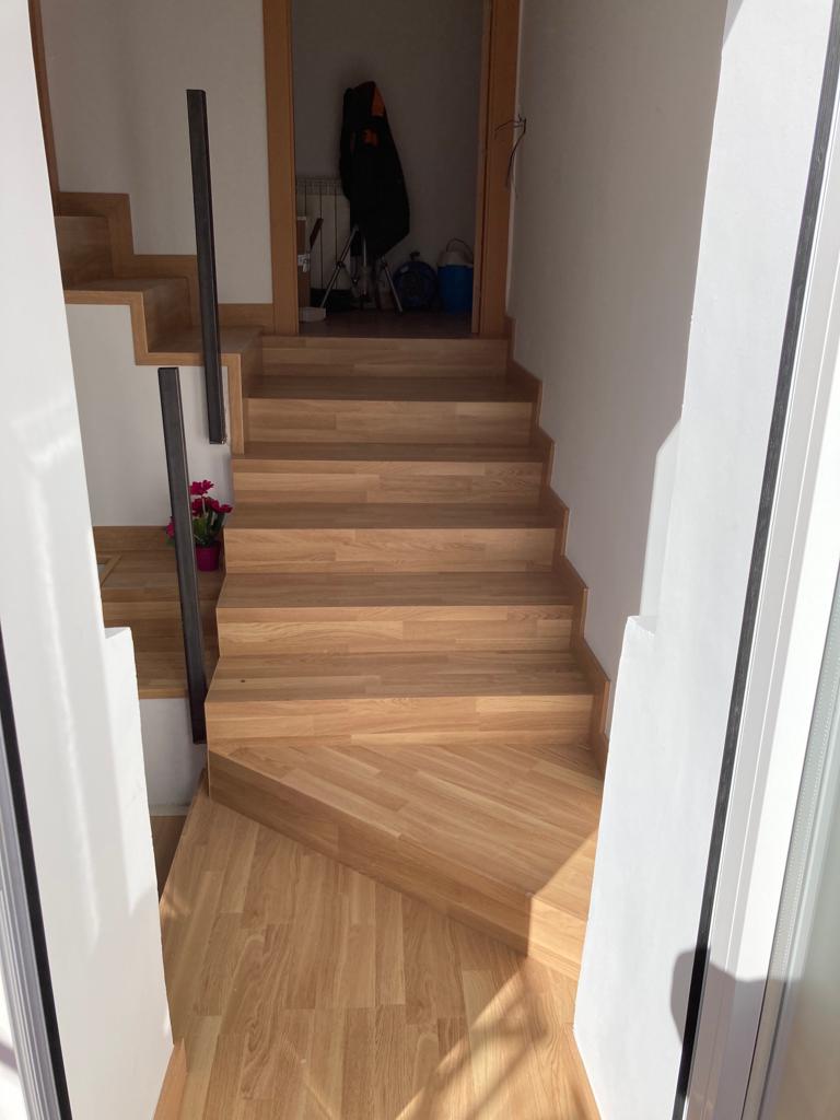 INSTALACIÓN ESCALERA SUELO LAMINADO ZARAGOZA